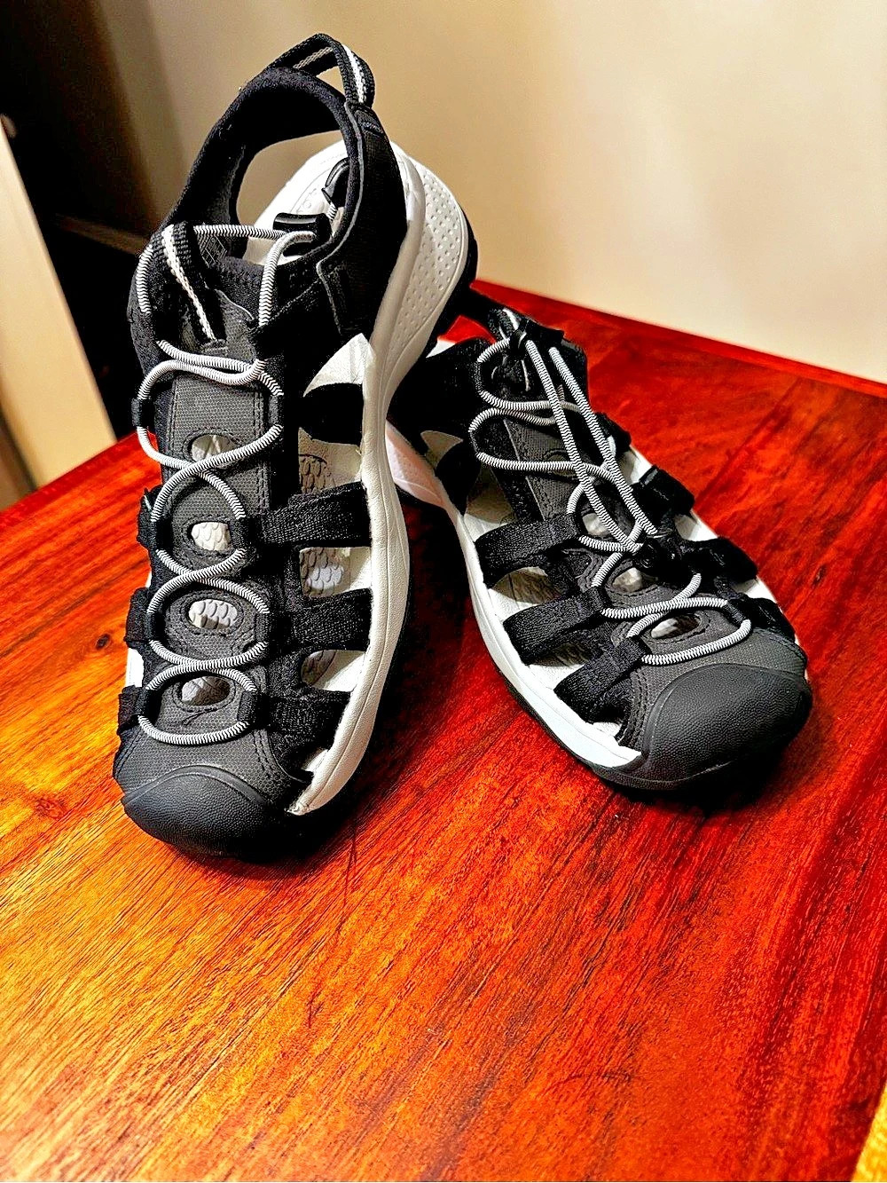 KEEN Women’s Astoria West Sandals Black & Gray US Size 9